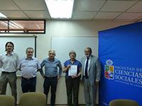 El convenio fue renovado el 28 de noviembre por la Dirección de Extensión y Comunicaciones, el académico del Depto. de Antropología, Claudio Cerda y el gerente general de la empresa, Jaime Cataldo.