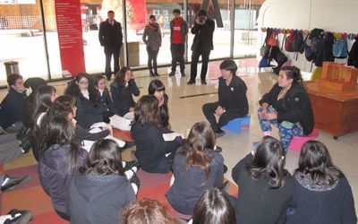 Las visitas tuvieron como objetivo que los alumnos conocieran los distintos bienes y servicios culturales a los que pueden tener acceso.