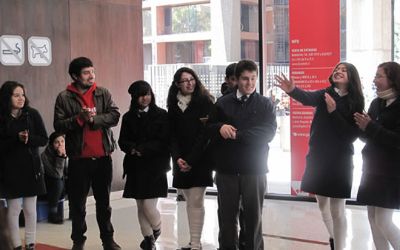 La primera visita se realizó el 3 de agosto y a ella asistieron los alumnos del Liceo Antonio Hermida Fabres y del Centro Educacional Liceo Erasmo Escala Arriagada.