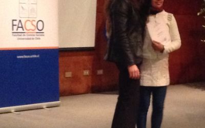 Daniela Díaz, recibe diploma por mejor promedio de notas 2013
