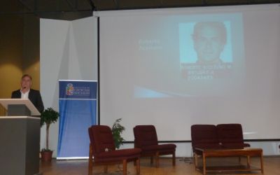Roberto Aceituno, decano de la Facultad de Ciencias Sociales.