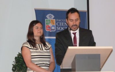 Profesores Andrés Antivilo y Claudia Capella, maestros de ceremonia.