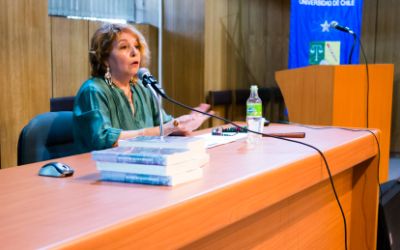 Prof. Sonia Montecino durante conferencia magistral