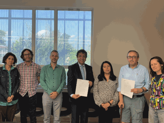 Facultad de Ciencias Sociales y Municipalidad de Pica sellan acuerdo de colaboración.